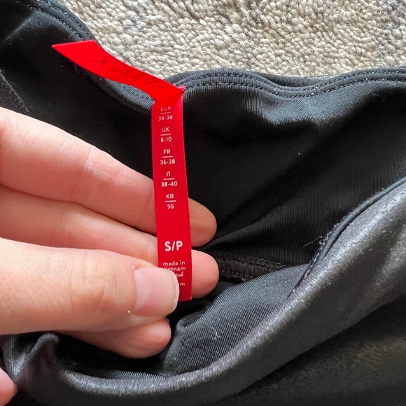 Spanx Black Faux Leather Shaping Leggings Size Small - Picture 4 of 13